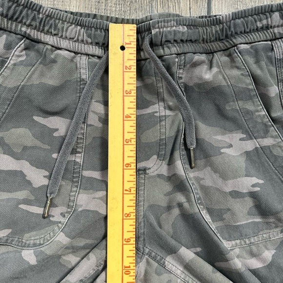 Athleta Camo Farallon Jogger Casual Athleisure Women's Size 2 - Picture 6 of 8
